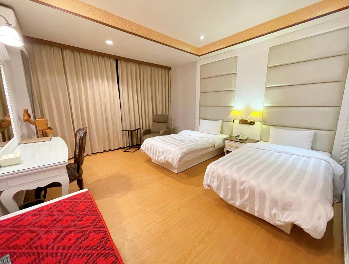 גאושיונג Wenpin Hotel - Pier 2 מראה חיצוני תמונה