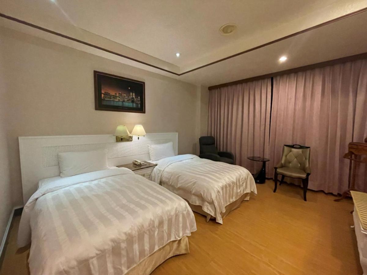 גאושיונג Wenpin Hotel - Pier 2 מראה חיצוני תמונה