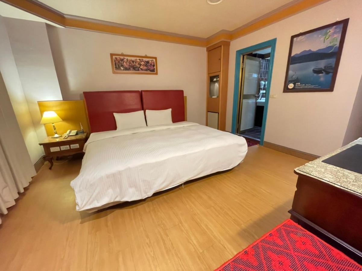 גאושיונג Wenpin Hotel - Pier 2 מראה חיצוני תמונה