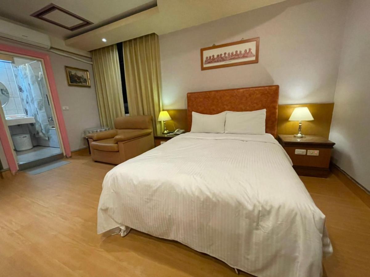 גאושיונג Wenpin Hotel - Pier 2 מראה חיצוני תמונה