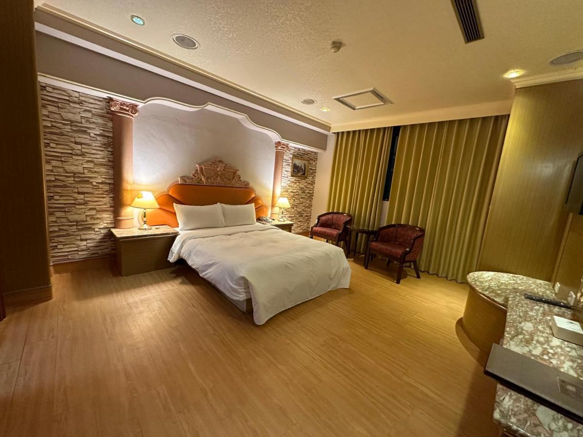 גאושיונג Wenpin Hotel - Pier 2 מראה חיצוני תמונה