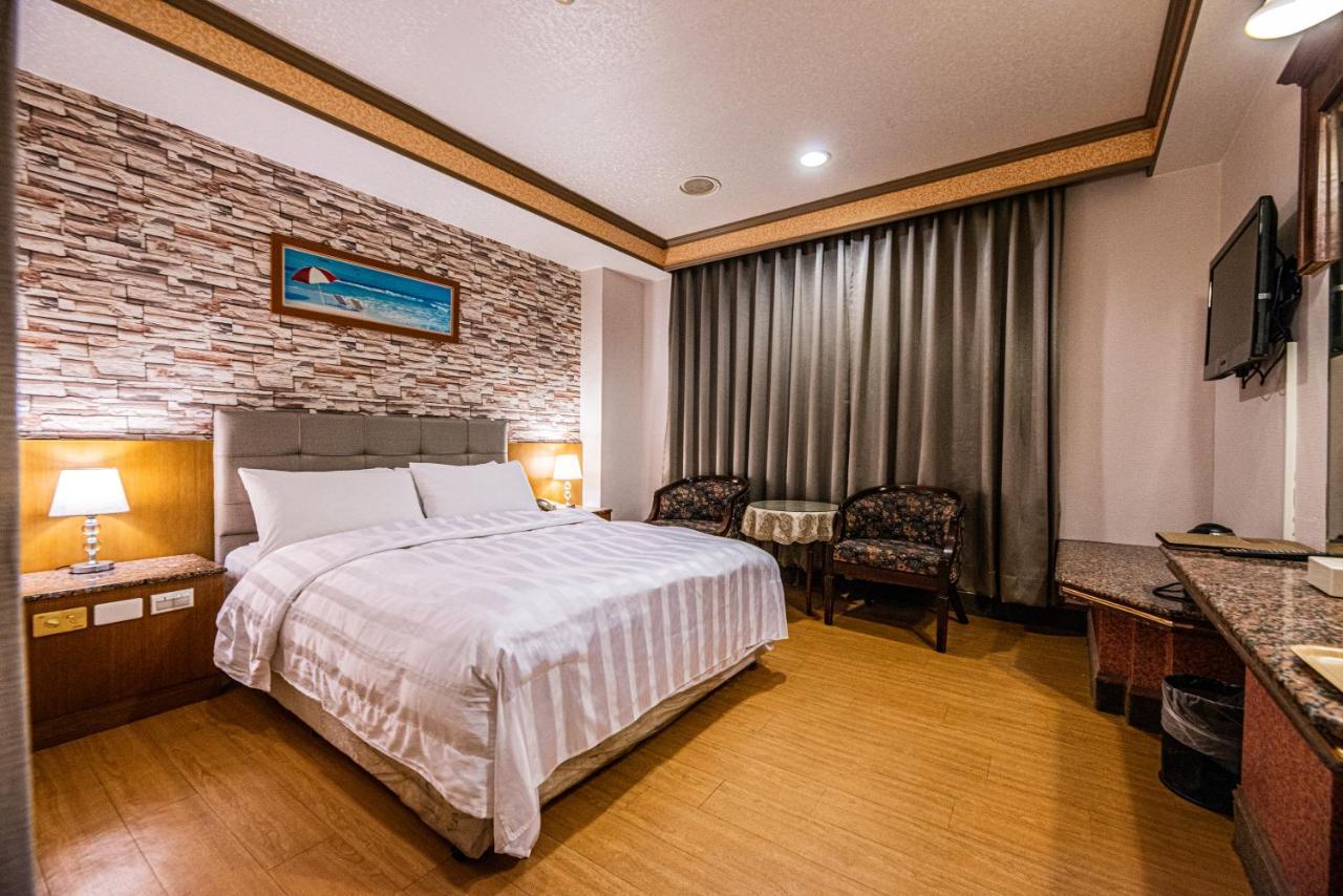 גאושיונג Wenpin Hotel - Pier 2 מראה חיצוני תמונה