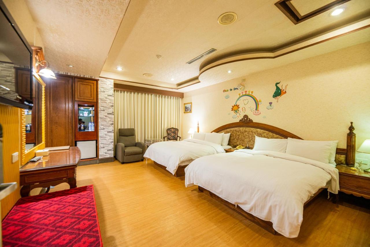 גאושיונג Wenpin Hotel - Pier 2 מראה חיצוני תמונה