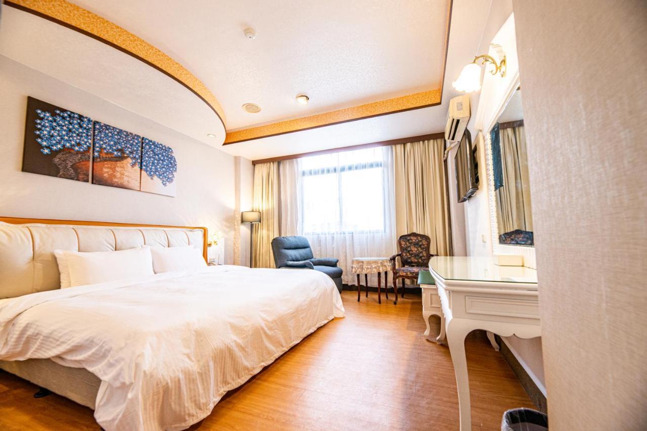 גאושיונג Wenpin Hotel - Pier 2 מראה חיצוני תמונה