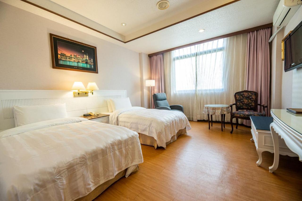 גאושיונג Wenpin Hotel - Pier 2 מראה חיצוני תמונה