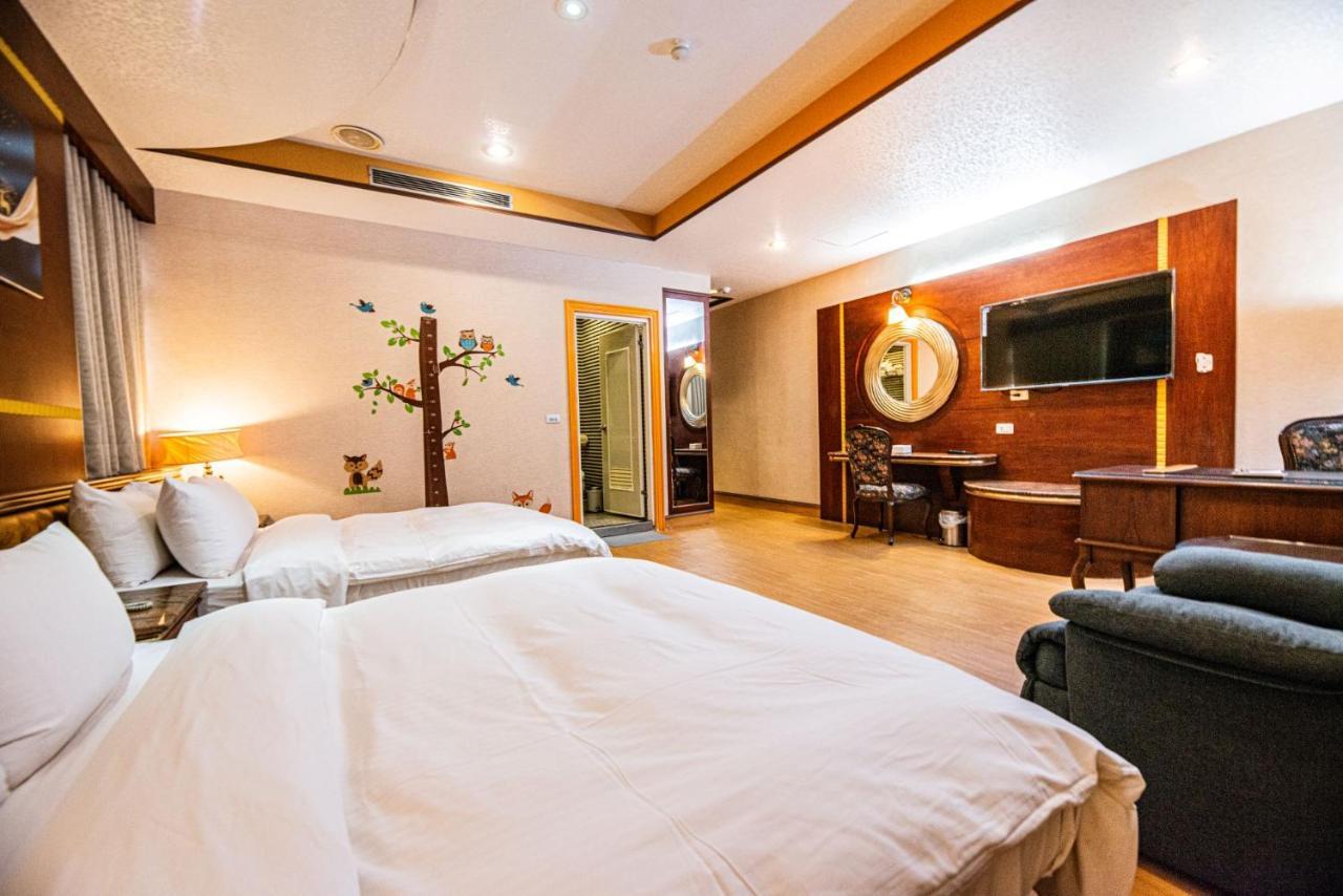 גאושיונג Wenpin Hotel - Pier 2 מראה חיצוני תמונה