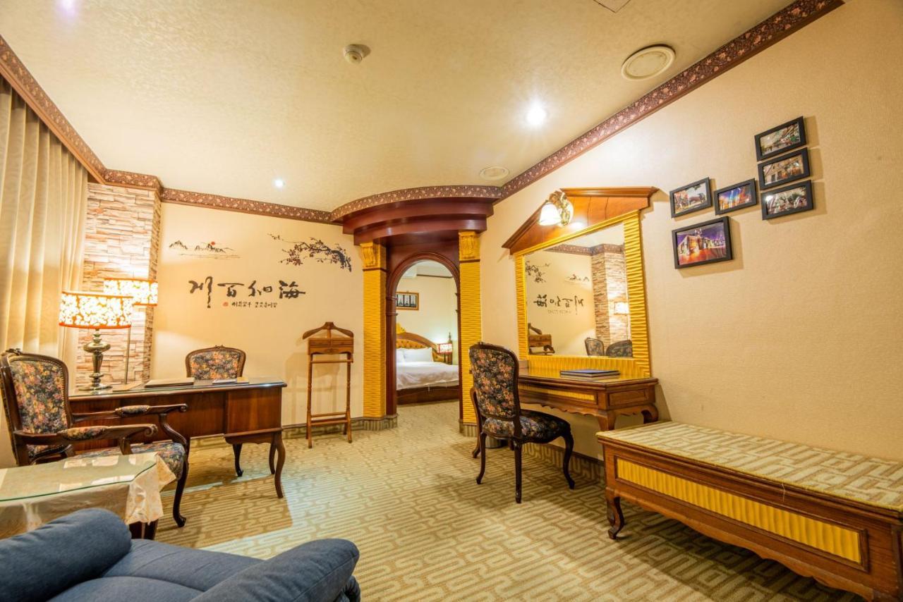 גאושיונג Wenpin Hotel - Pier 2 מראה חיצוני תמונה