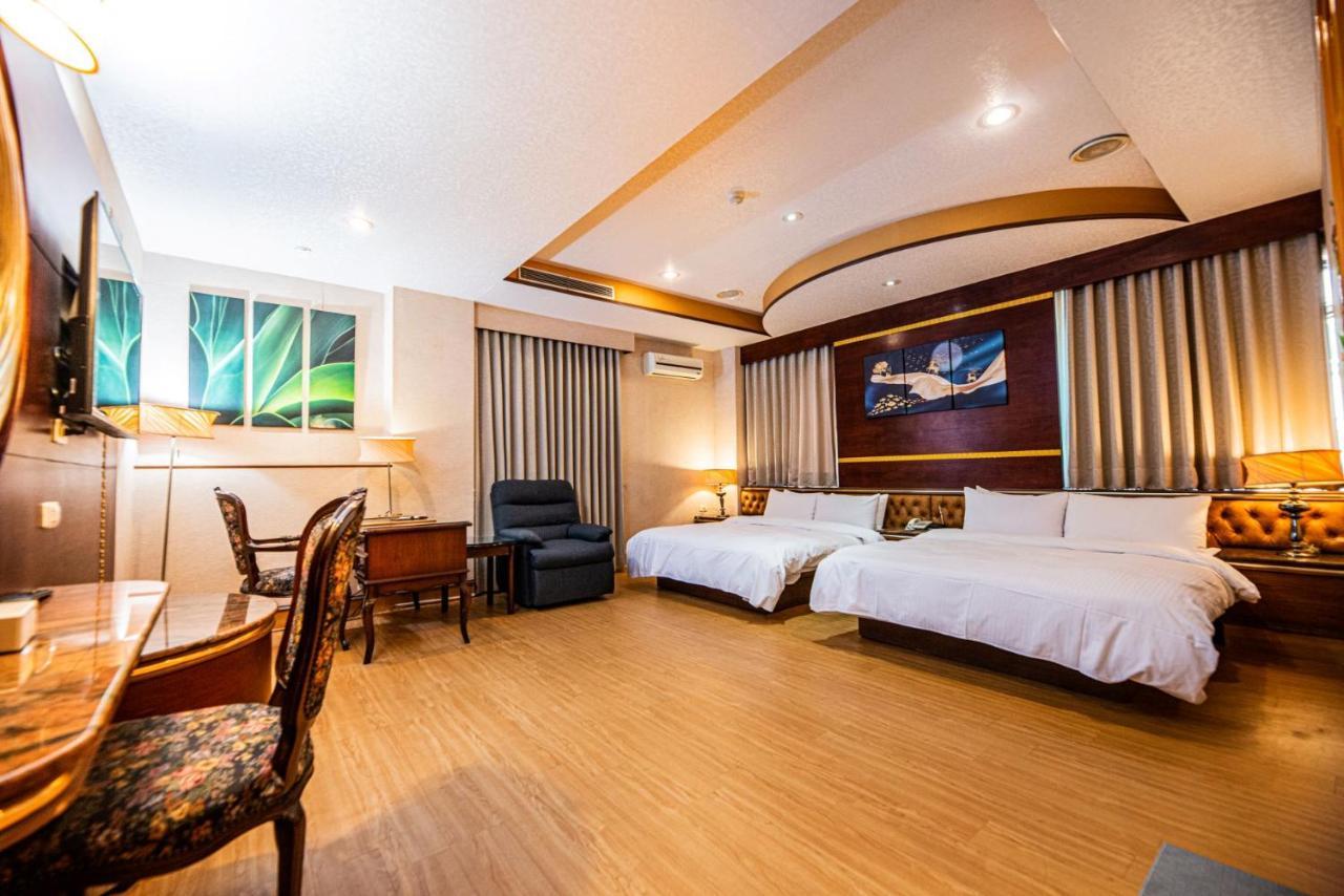 גאושיונג Wenpin Hotel - Pier 2 מראה חיצוני תמונה