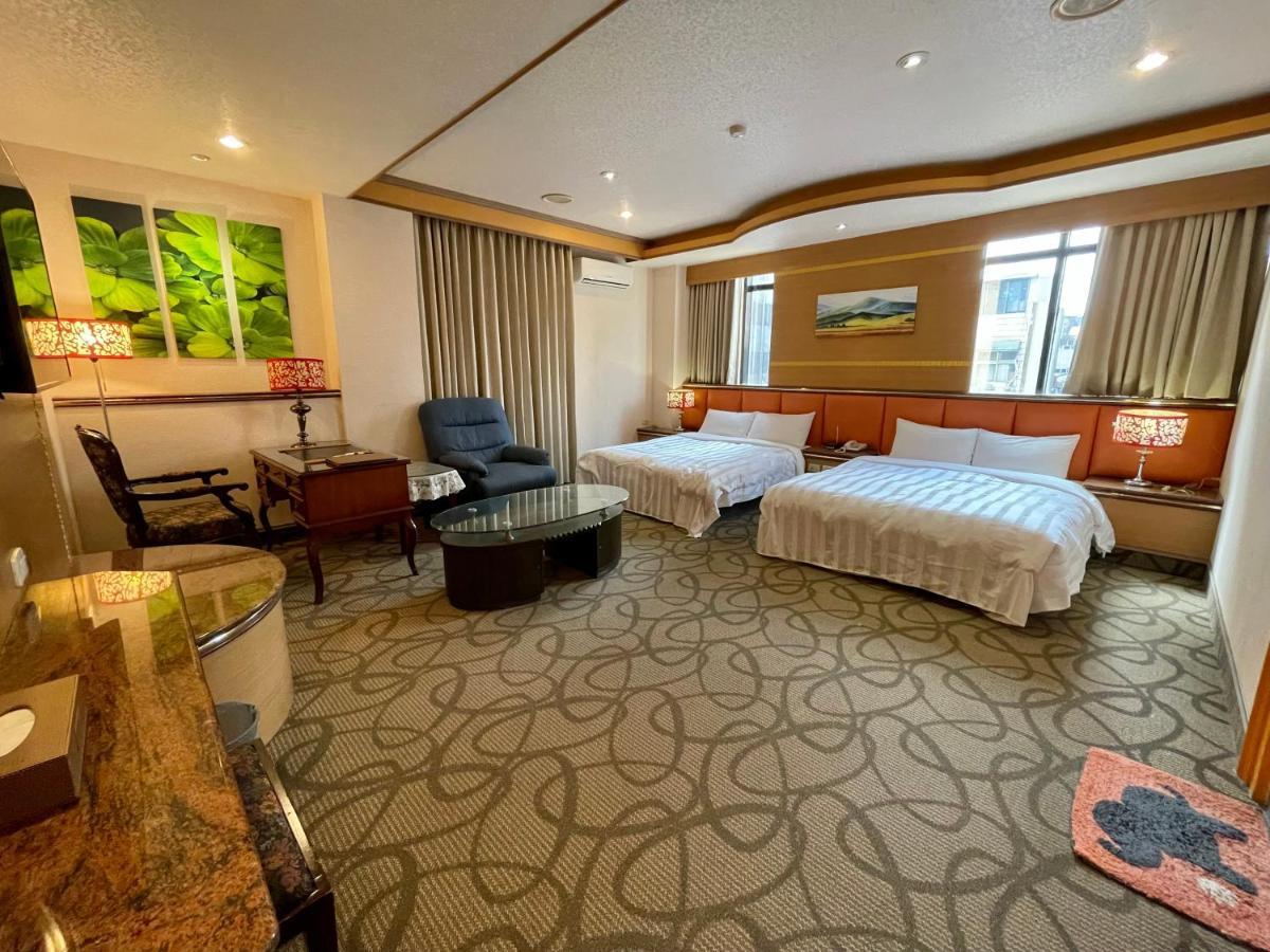 גאושיונג Wenpin Hotel - Pier 2 מראה חיצוני תמונה