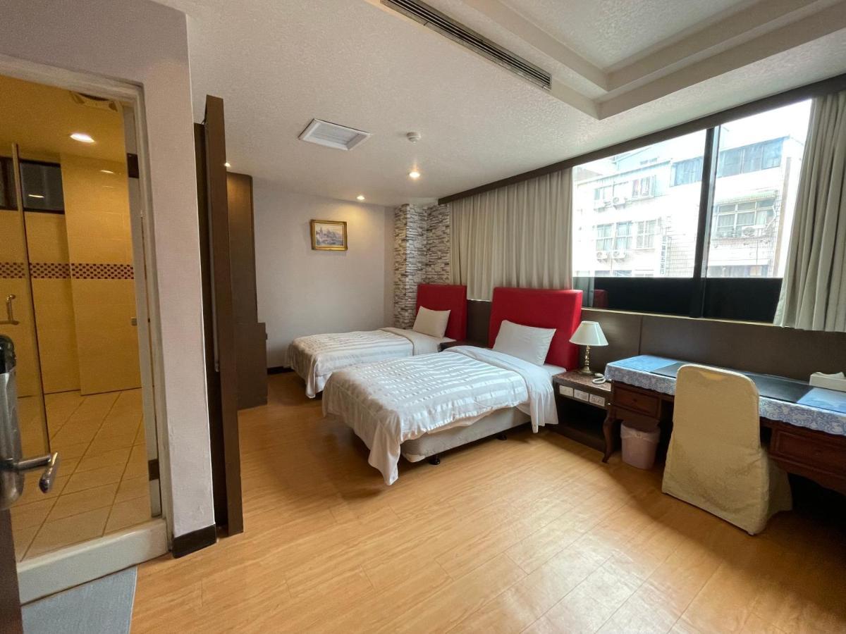 גאושיונג Wenpin Hotel - Pier 2 מראה חיצוני תמונה