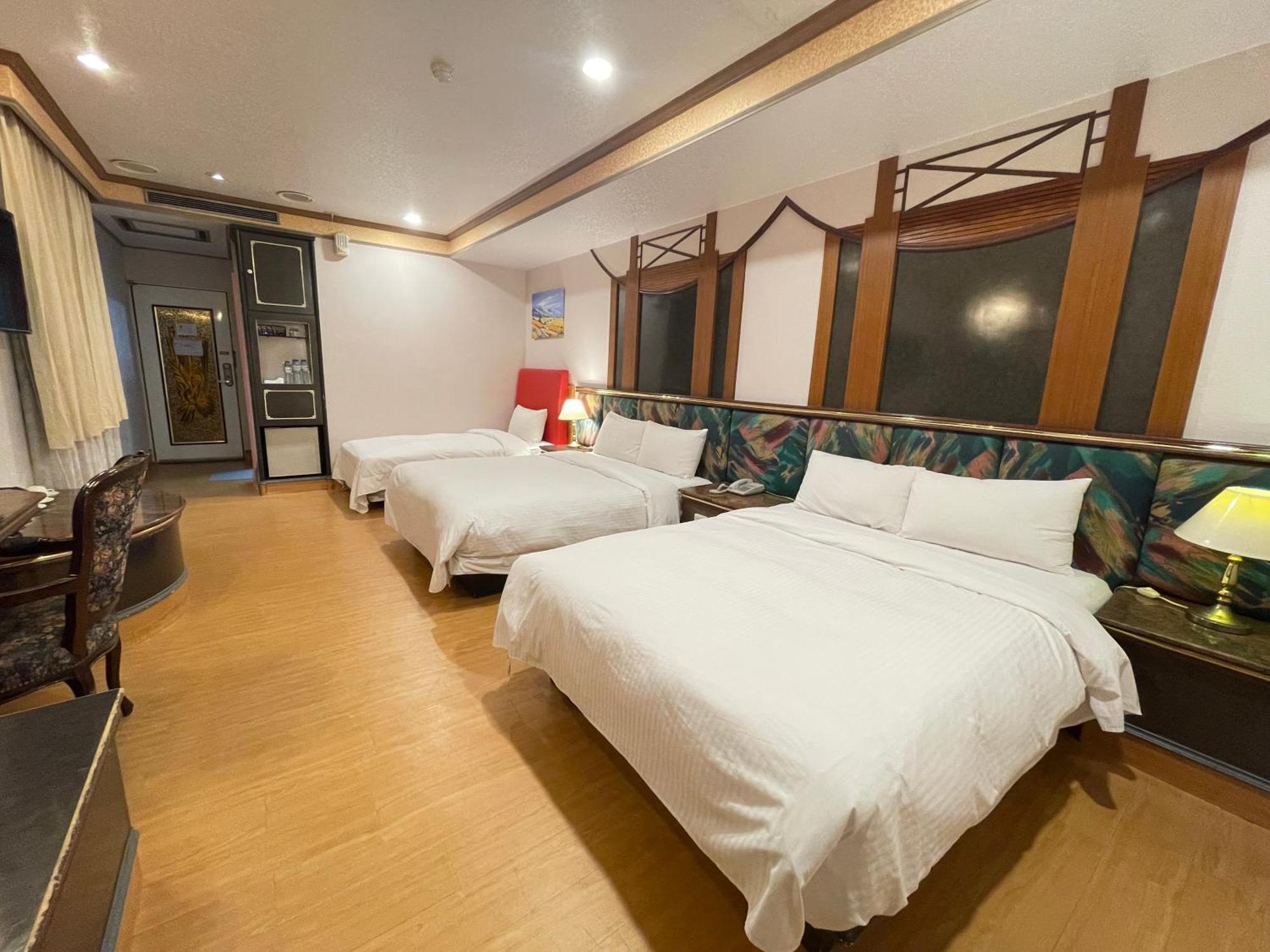 גאושיונג Wenpin Hotel - Pier 2 מראה חיצוני תמונה